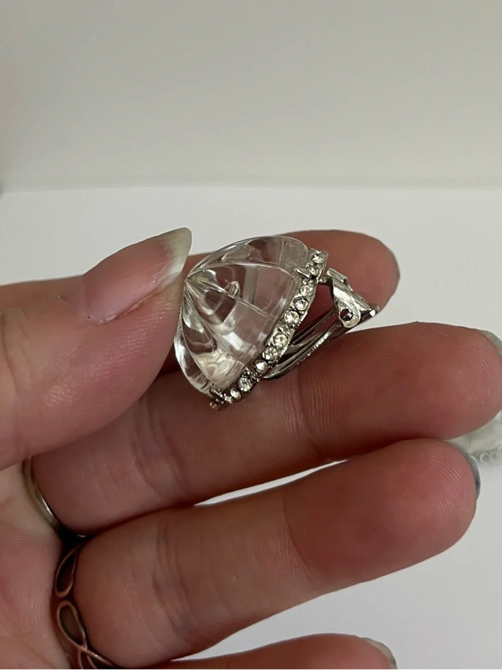 Kenneth Jay Lane clip on earrings - Picture 3 of 4